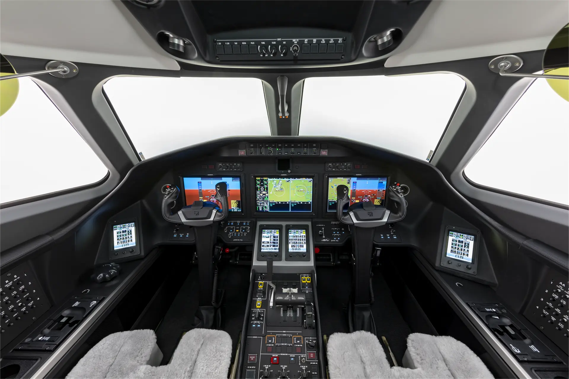 Citation Latitude cockpit