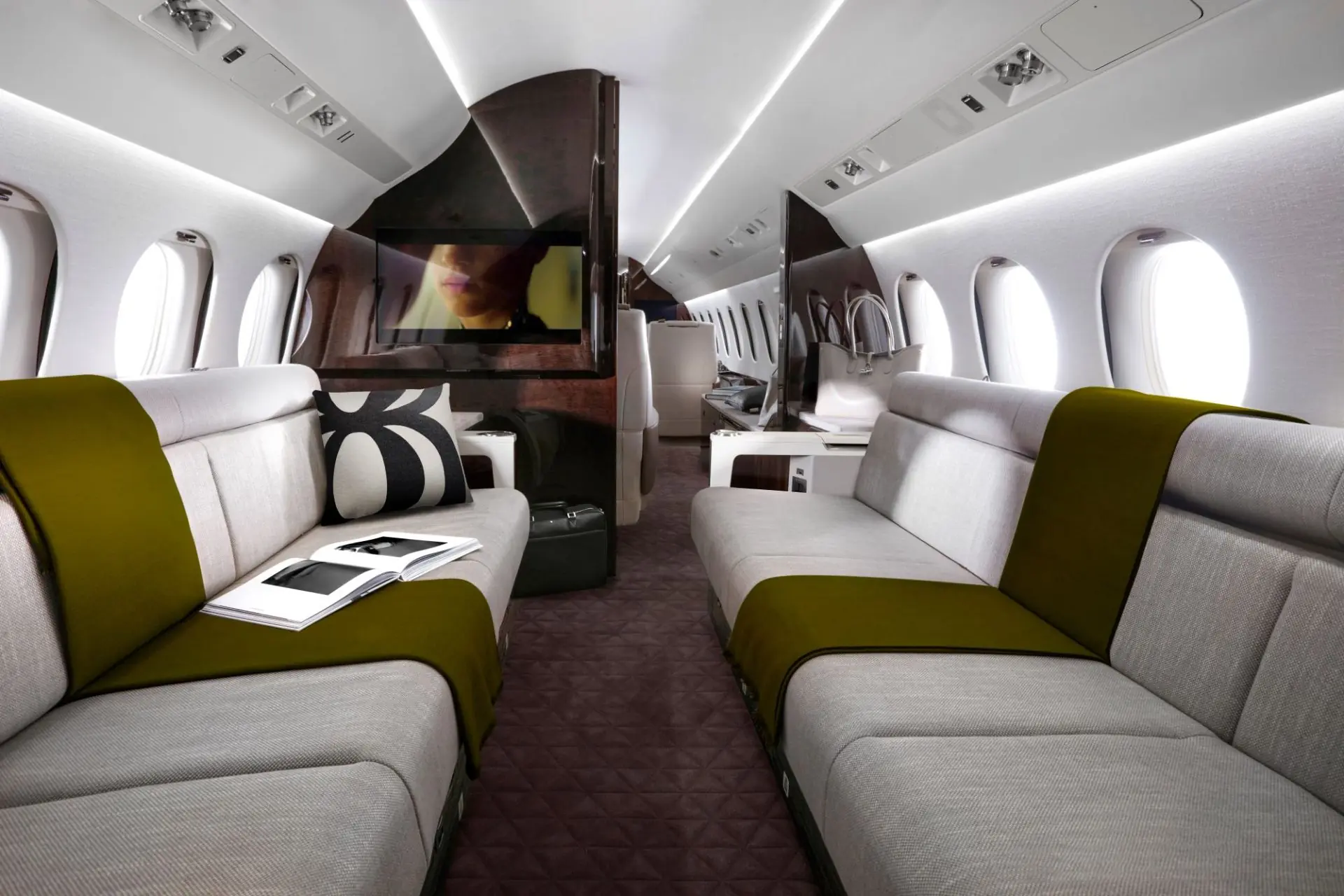 Falcon 8X cabin interior