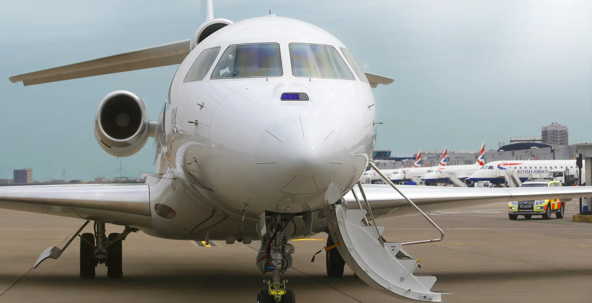 Falcon 8X exterior view