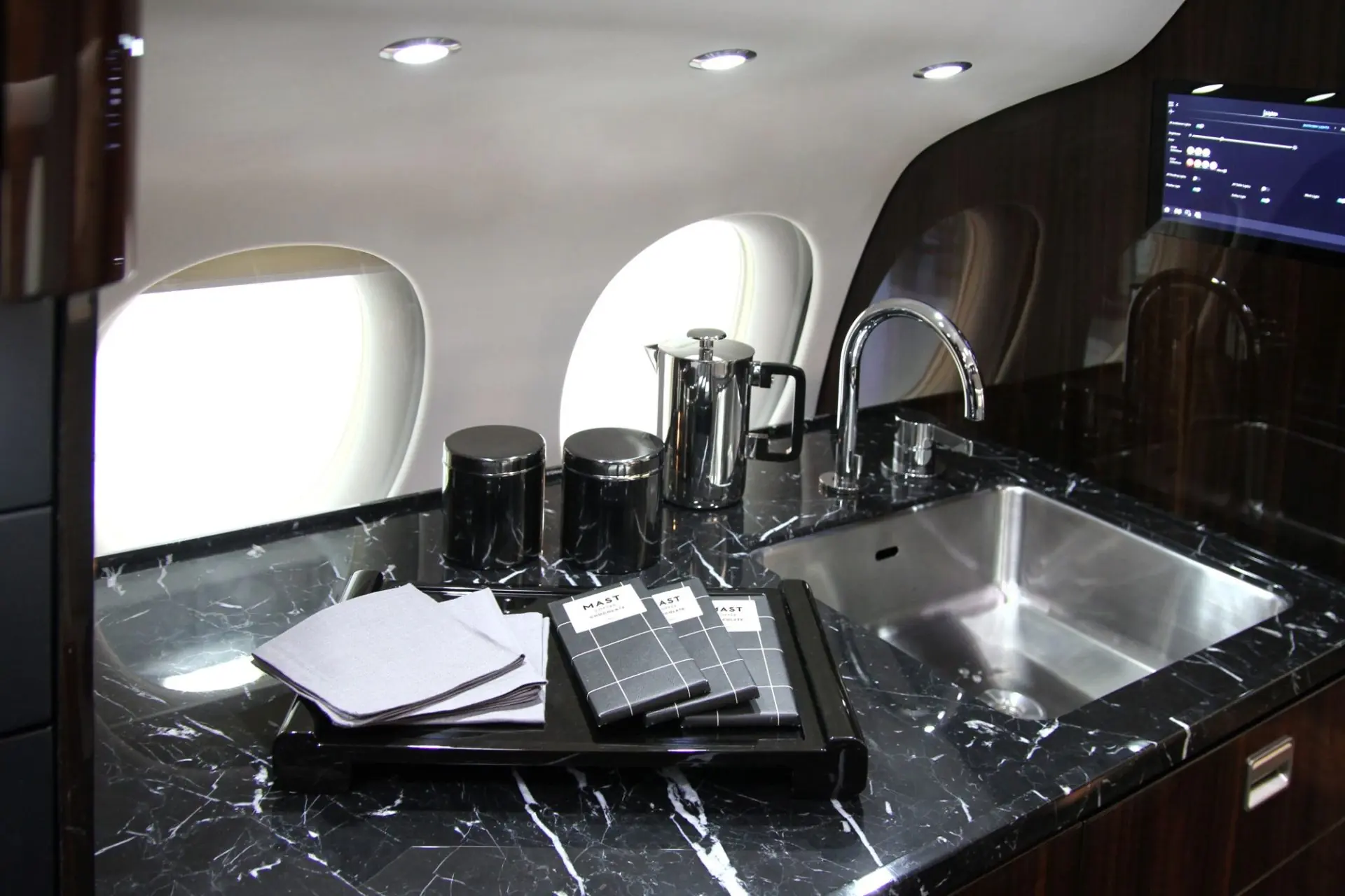 Falcon 8X galley